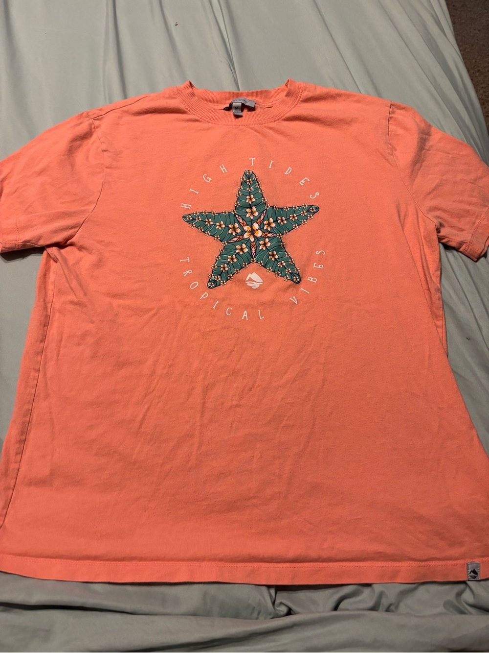 Ocean Coast Tropical Star Graphic T-Shirt - Coral Medium